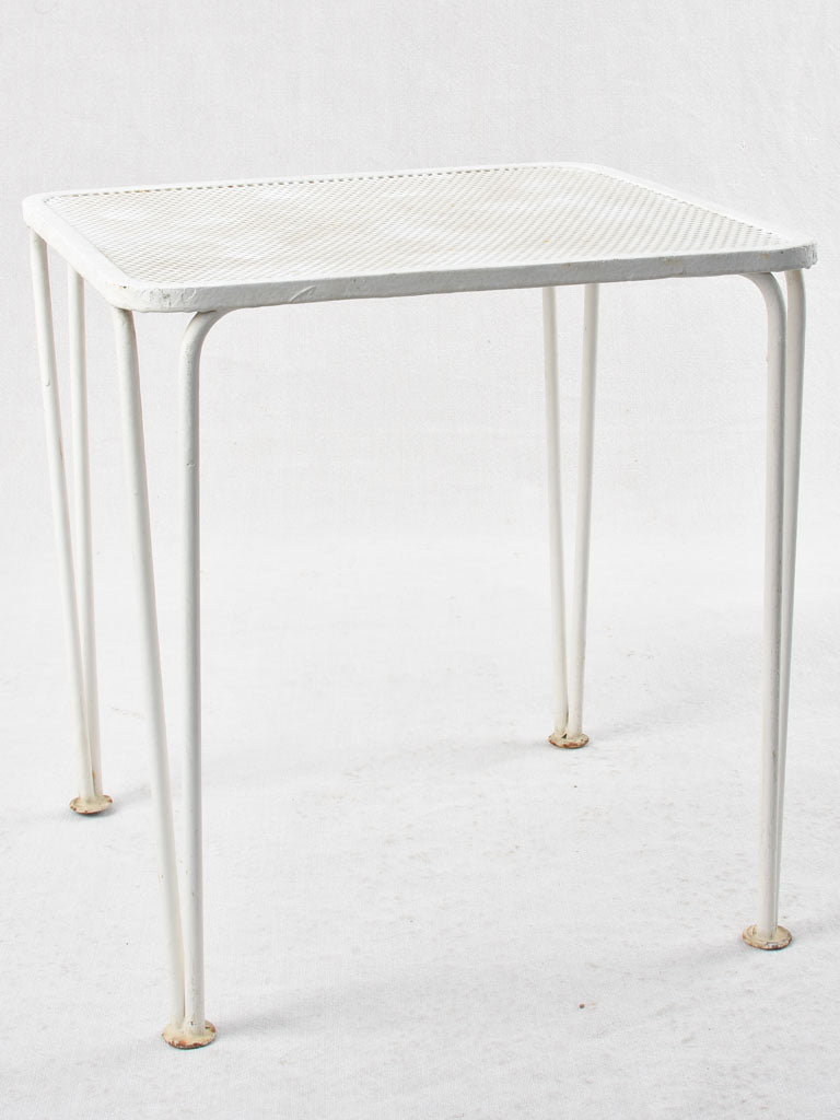 Classic White Mattego-like Nesting Tables