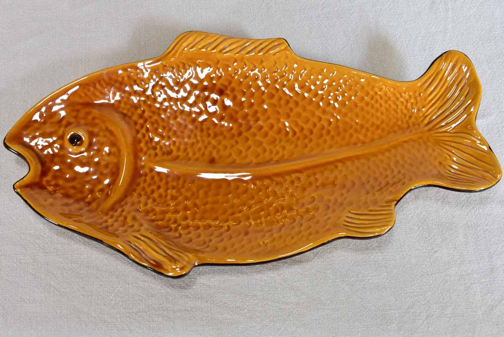 12 person 1960s seafood service with platter and sauce boat