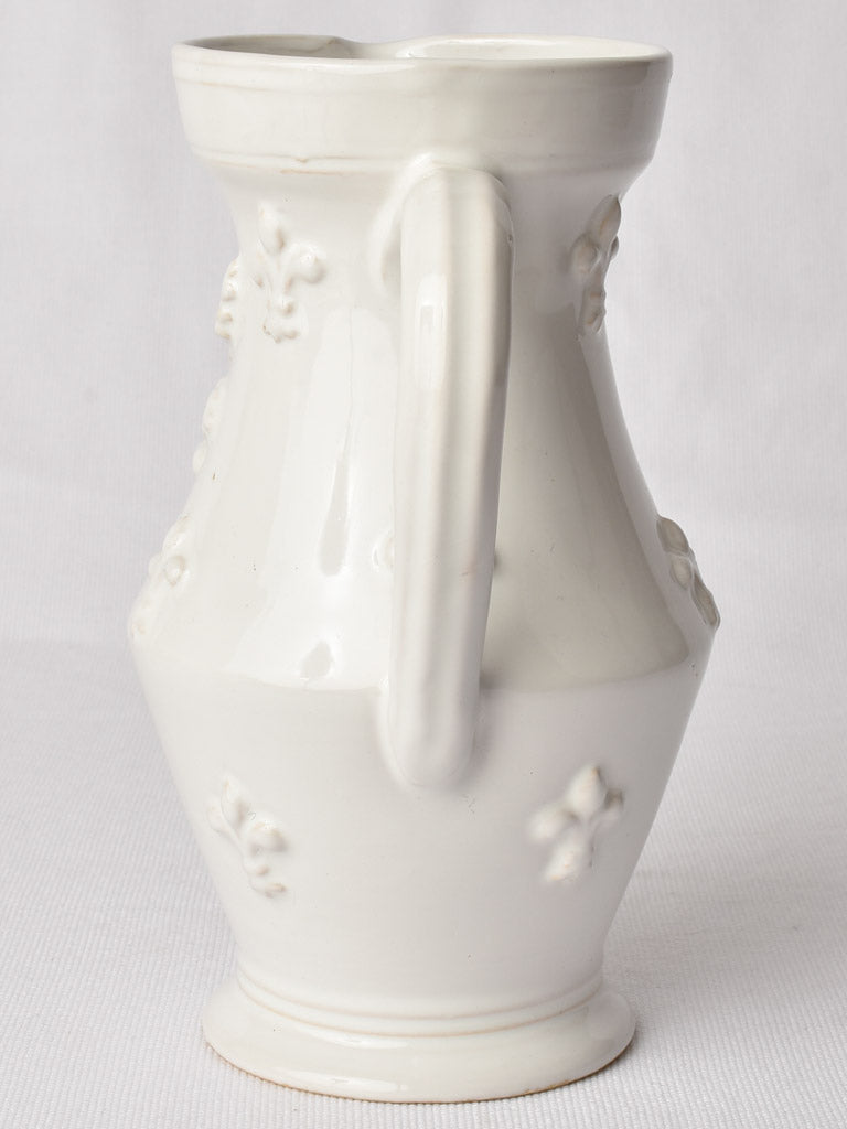 White Tessier Pottery With Unique Design