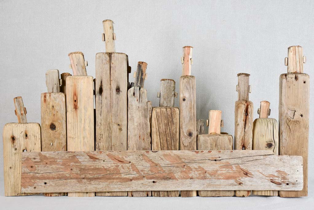 Panoramic sculpture by JP Dreano - 19 characters 28"
