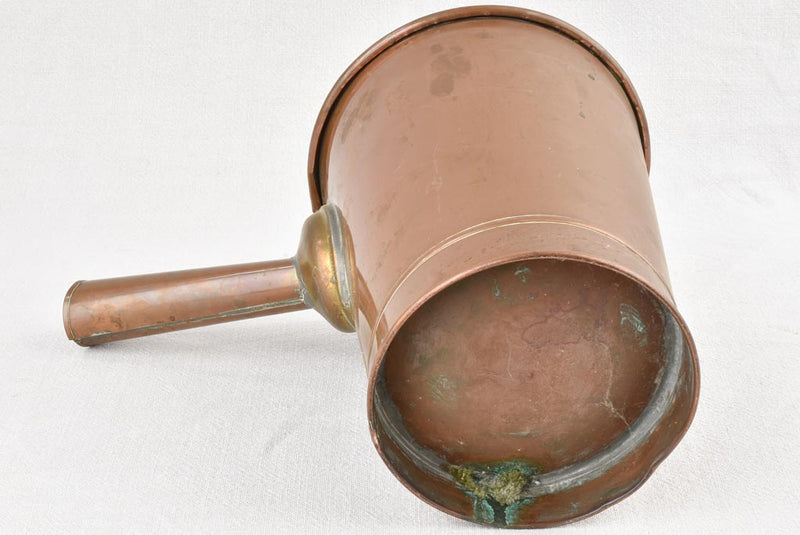 Old-fashioned Copper Water Fetching Pot