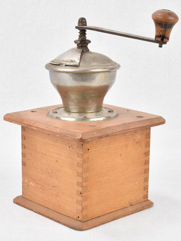 Coffee grinder (Leinbrock's Ideal) French, 19th-century