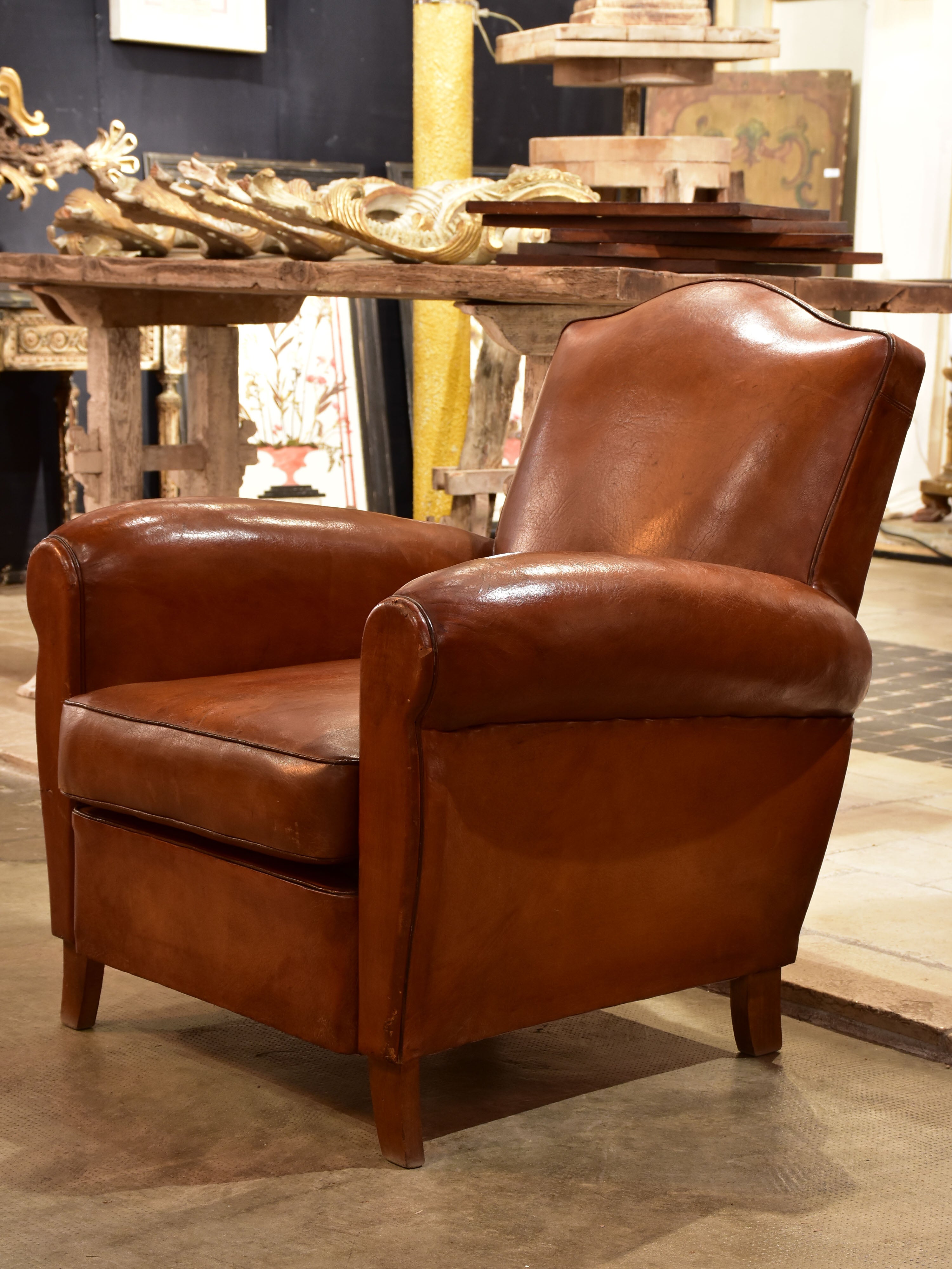 Small chapeau gendarme vintage club chair