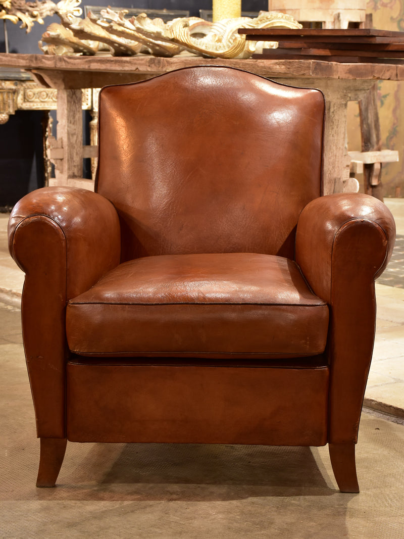 Small chapeau gendarme vintage club chair