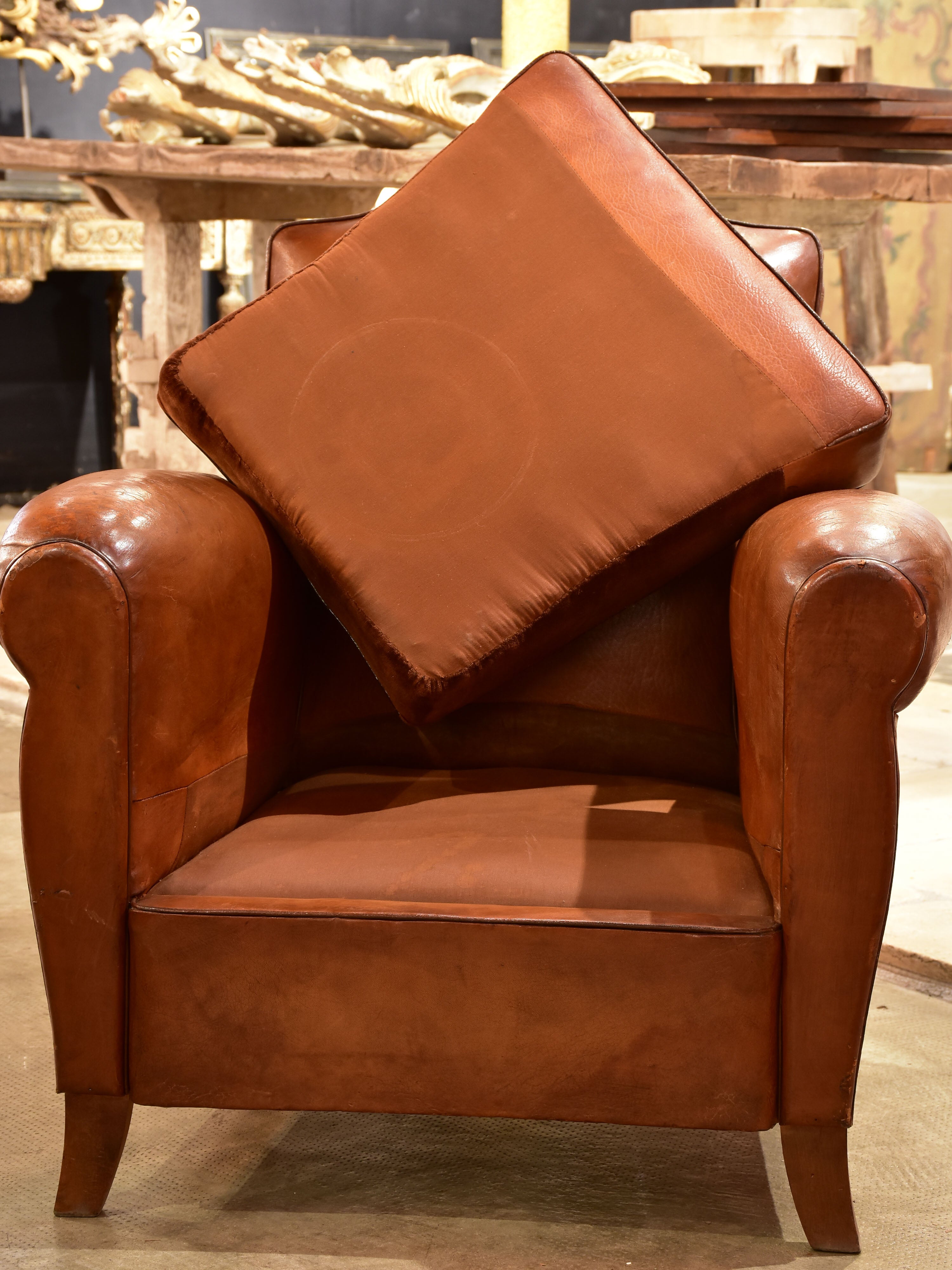 Small chapeau gendarme vintage club chair