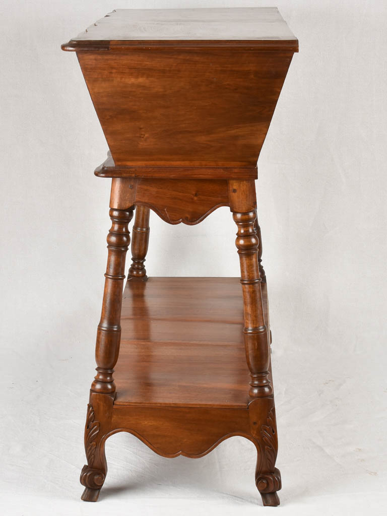 Louis XV style flour 'petrin' table 46¾"