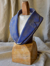 Presentation bust from a men's tie / hat shop
