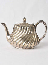 'Old-fashioned Powder Flask Inspired Teapot'