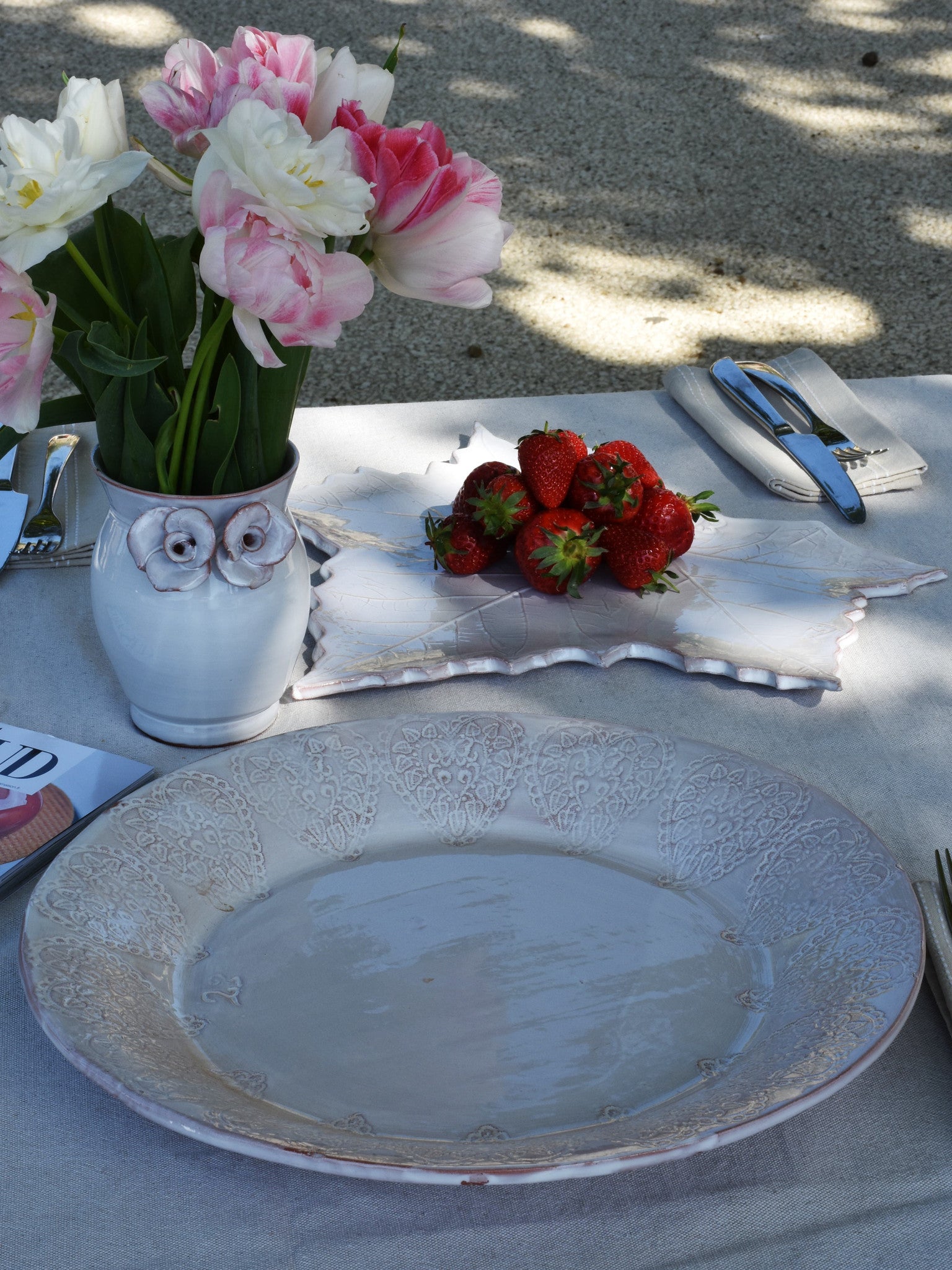 Large dish with lace heart border