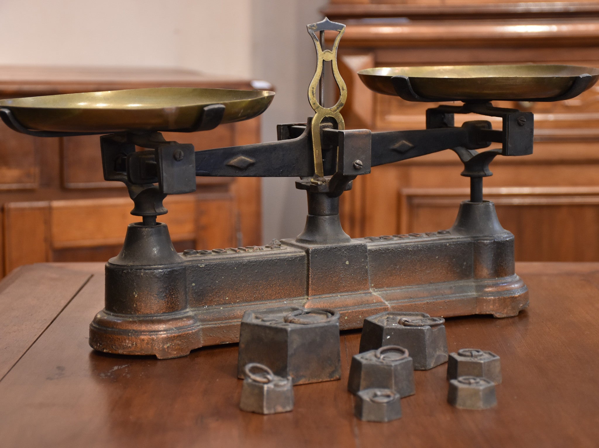 Antique French épicerie scales with weights