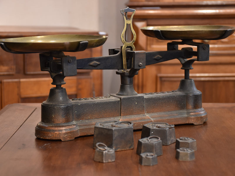 Antique French épicerie scales with weights