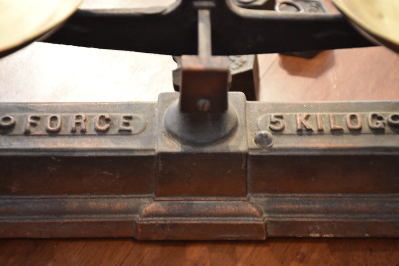 Antique French épicerie scales with weights