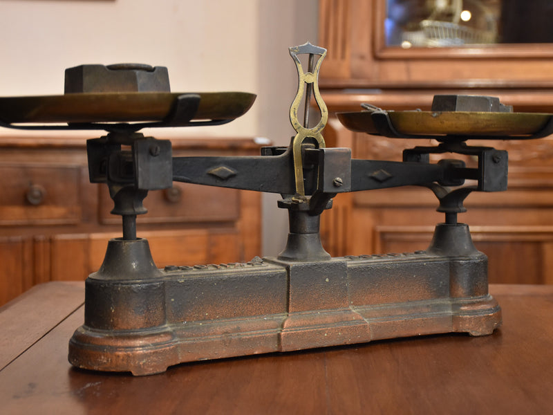 Antique French épicerie scales with weights