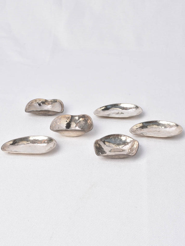 Elegant oval oyster shell design ashtrays