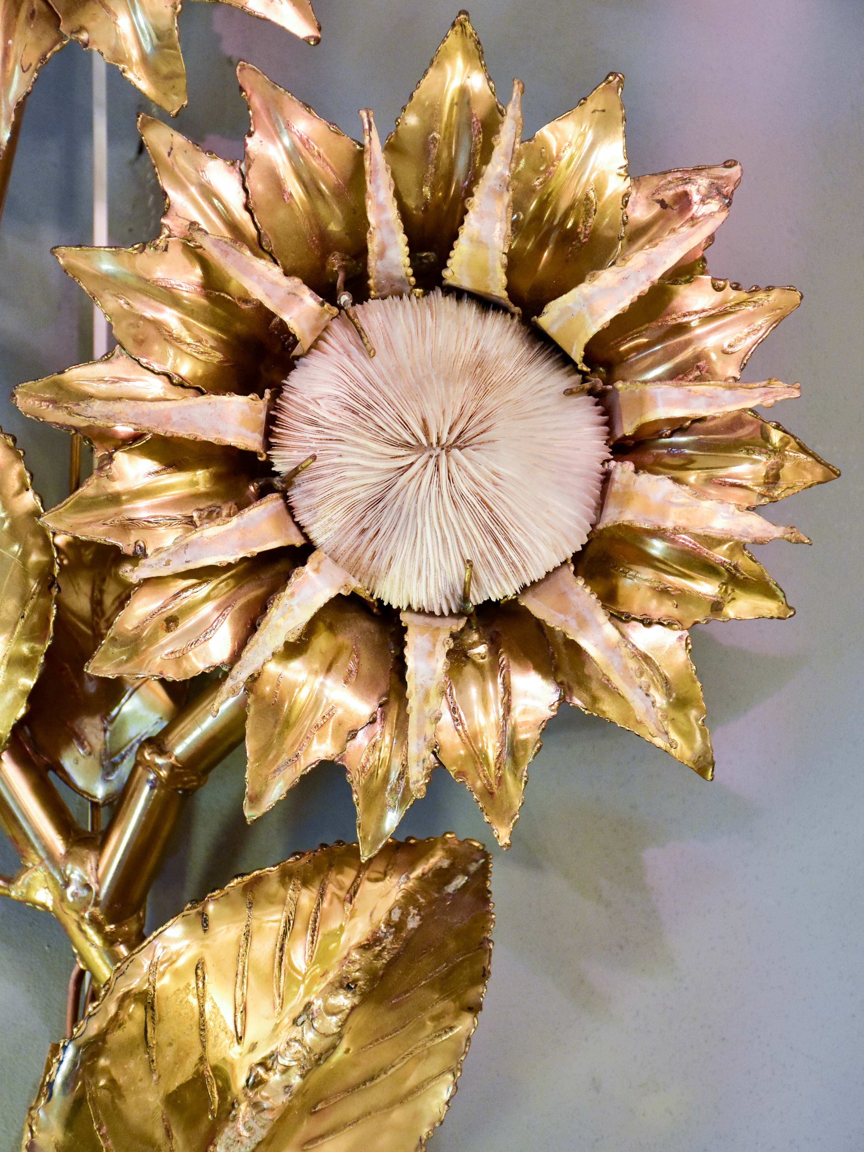Vintage sunflower wall applique with coral - Brasseur style