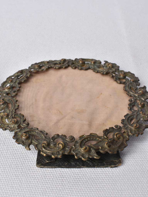 Pair of Napoleon III round photo frames - wreaths