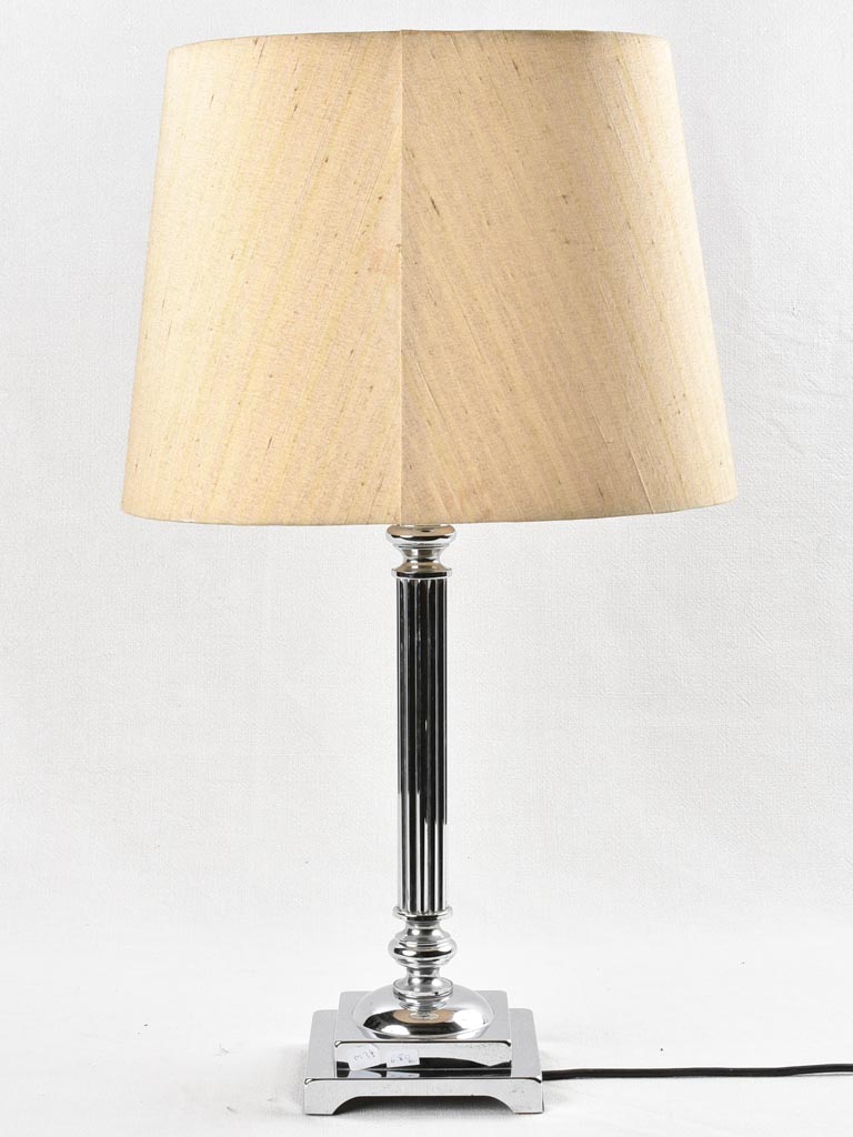 Refined European wired table lamp