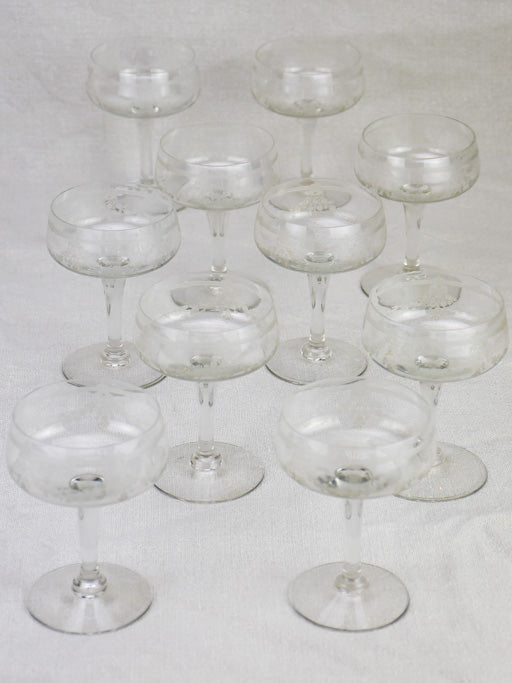 Set of 10 Napoleon III champagne cups with pretty engravings