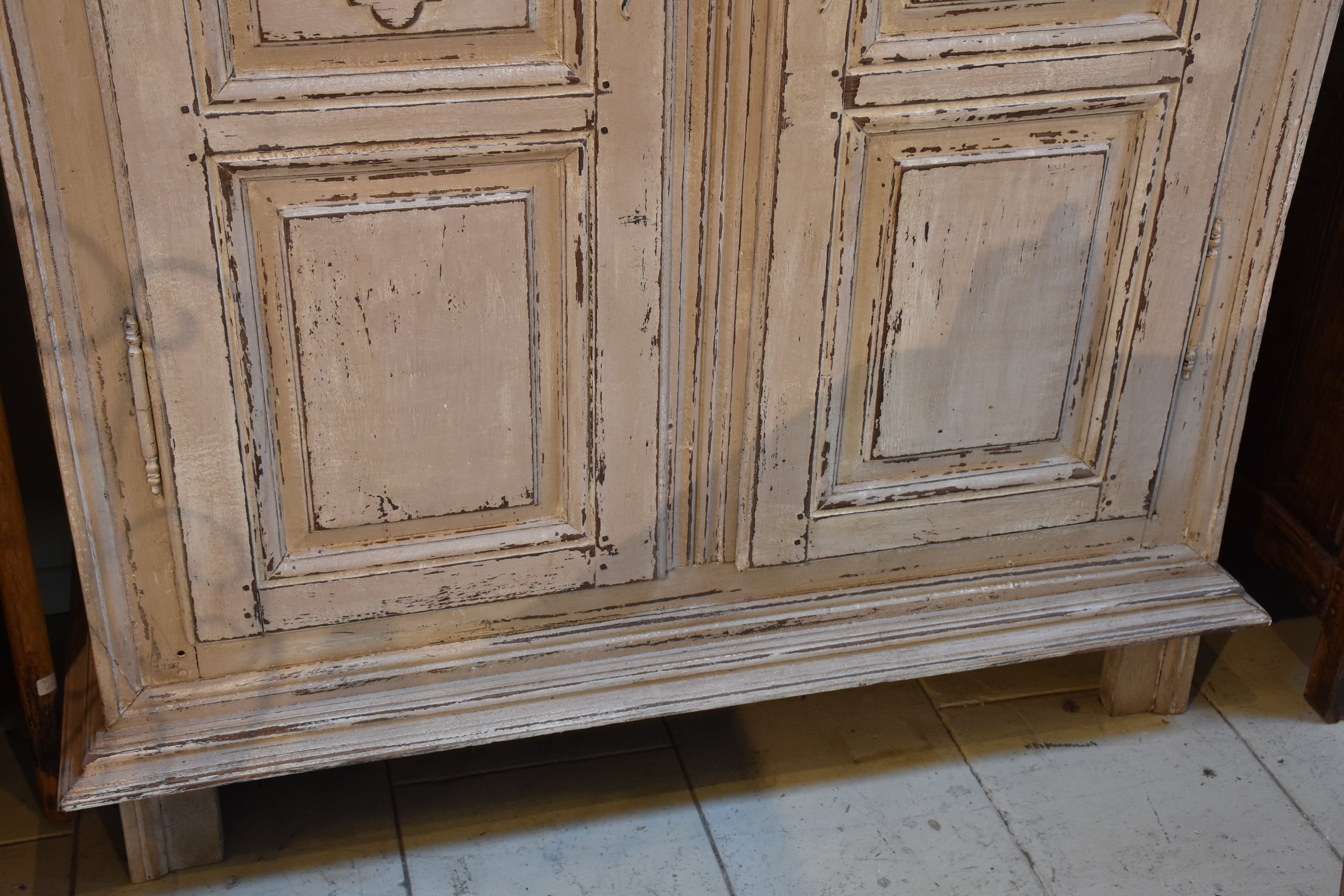 Armoire, country, beige patina, 18th-century