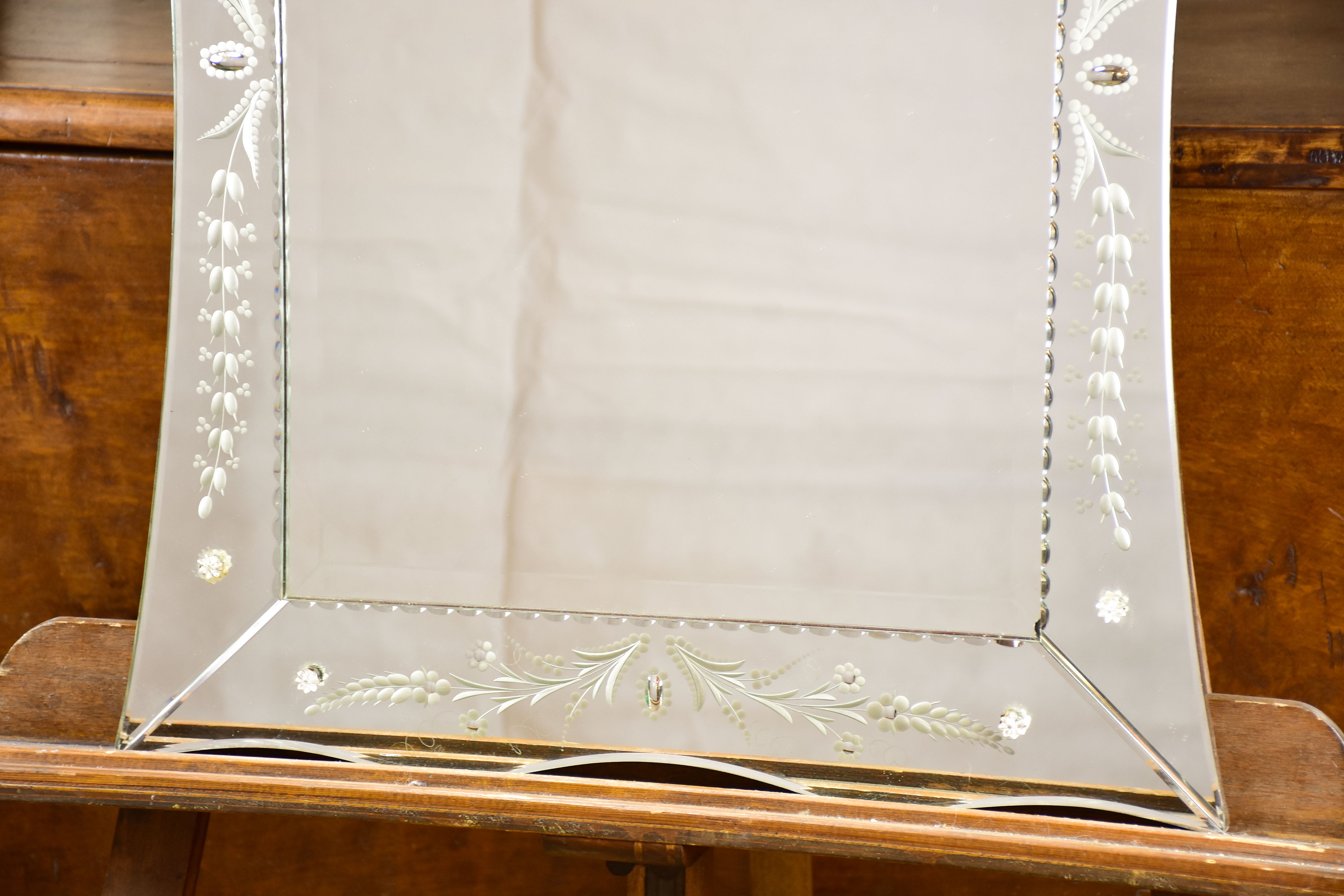 Curved vintage Venetian style mirror 21 ¼'' x 30 ¼''