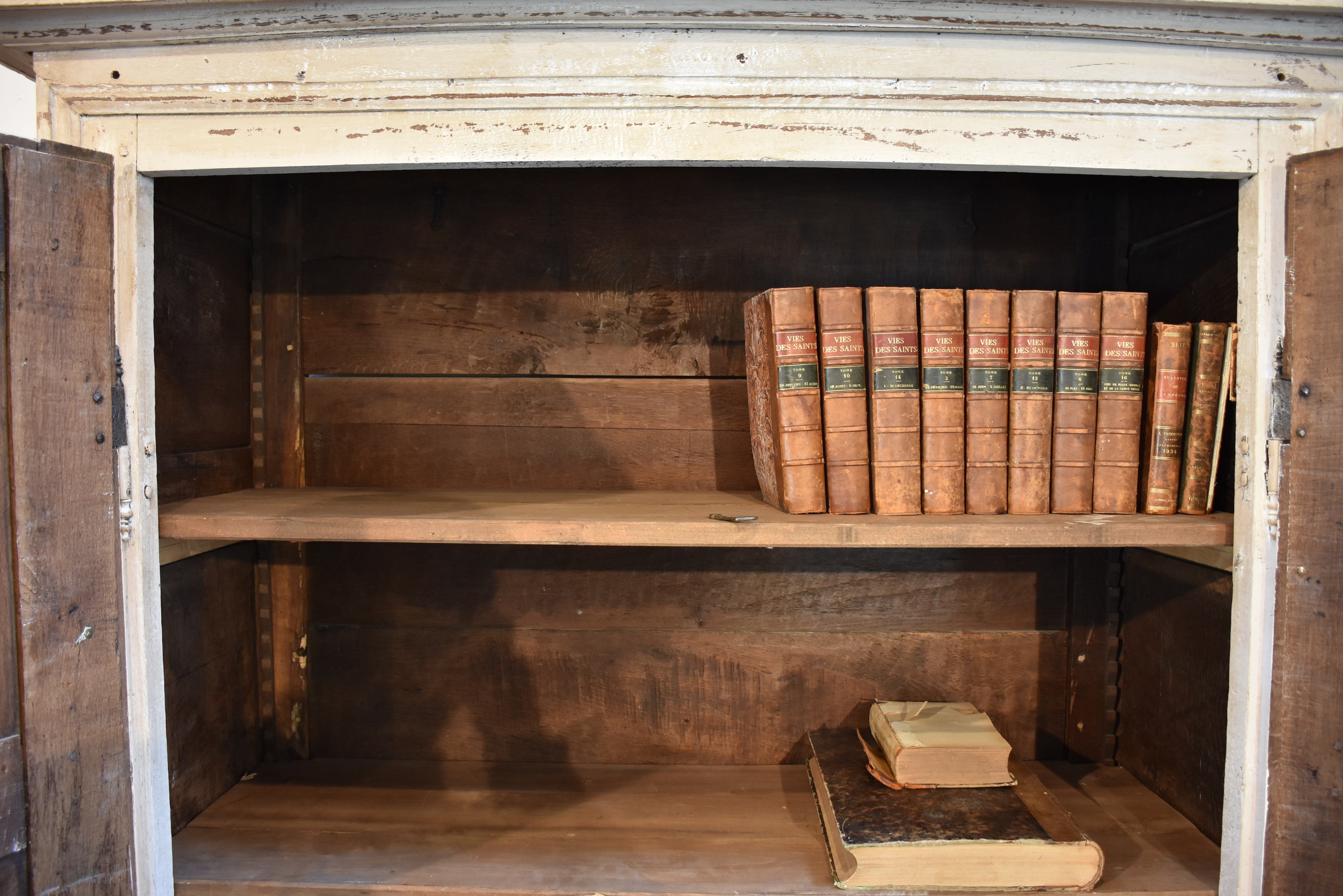 Armoire, country, beige patina, 18th-century
