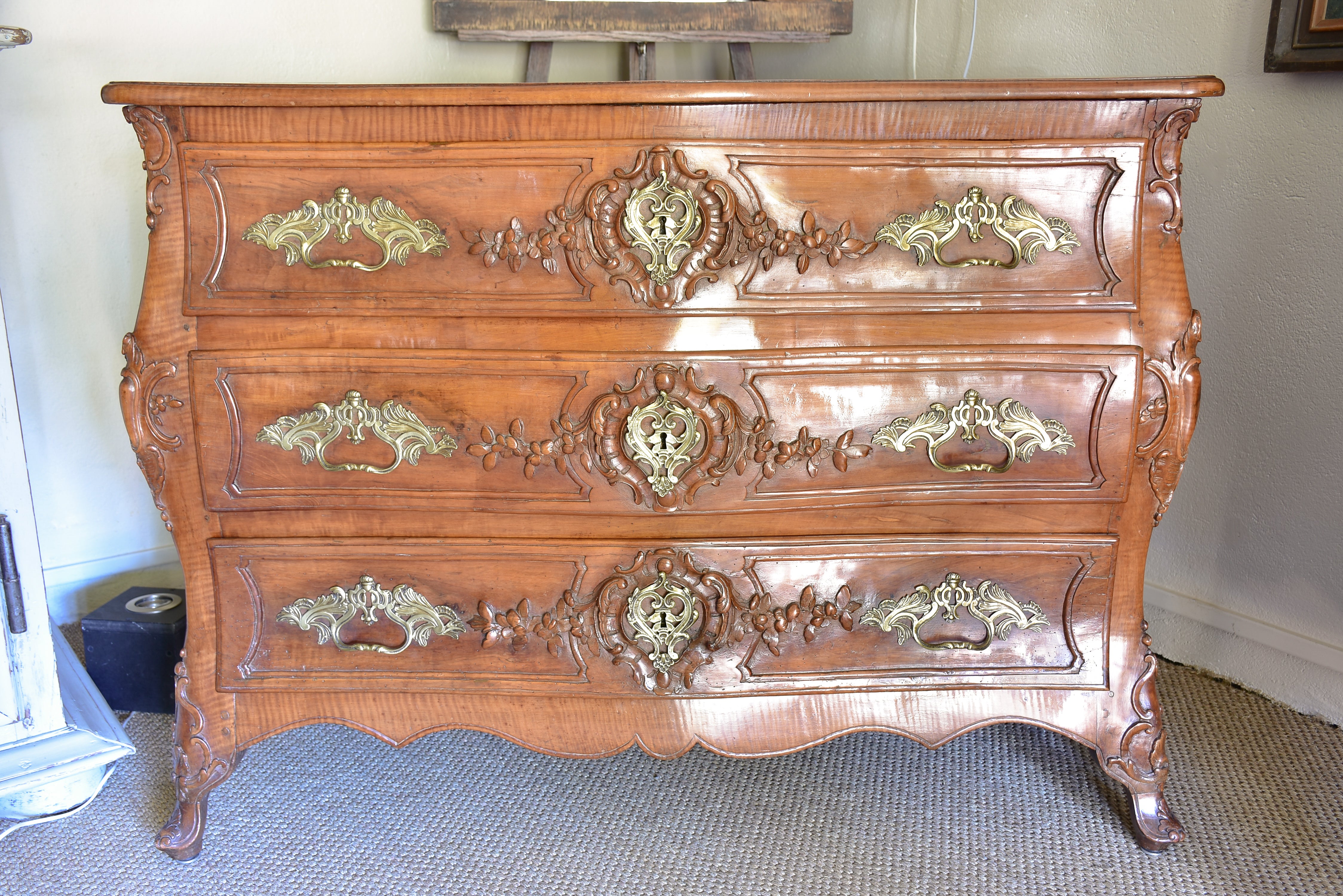 Early 18th century Bordelaise regency commode