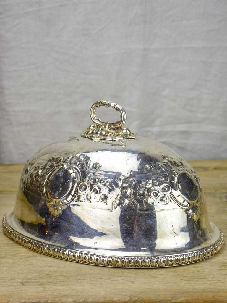 Silver plate oval food presentation cover from Burgundy - 1970's 13¾"