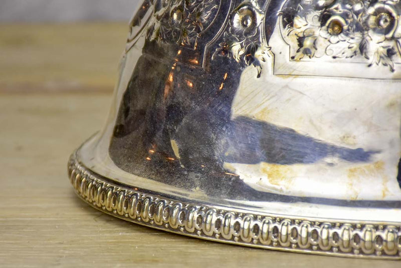 Silver plate oval food presentation cover from Burgundy - 1970's 13¾"