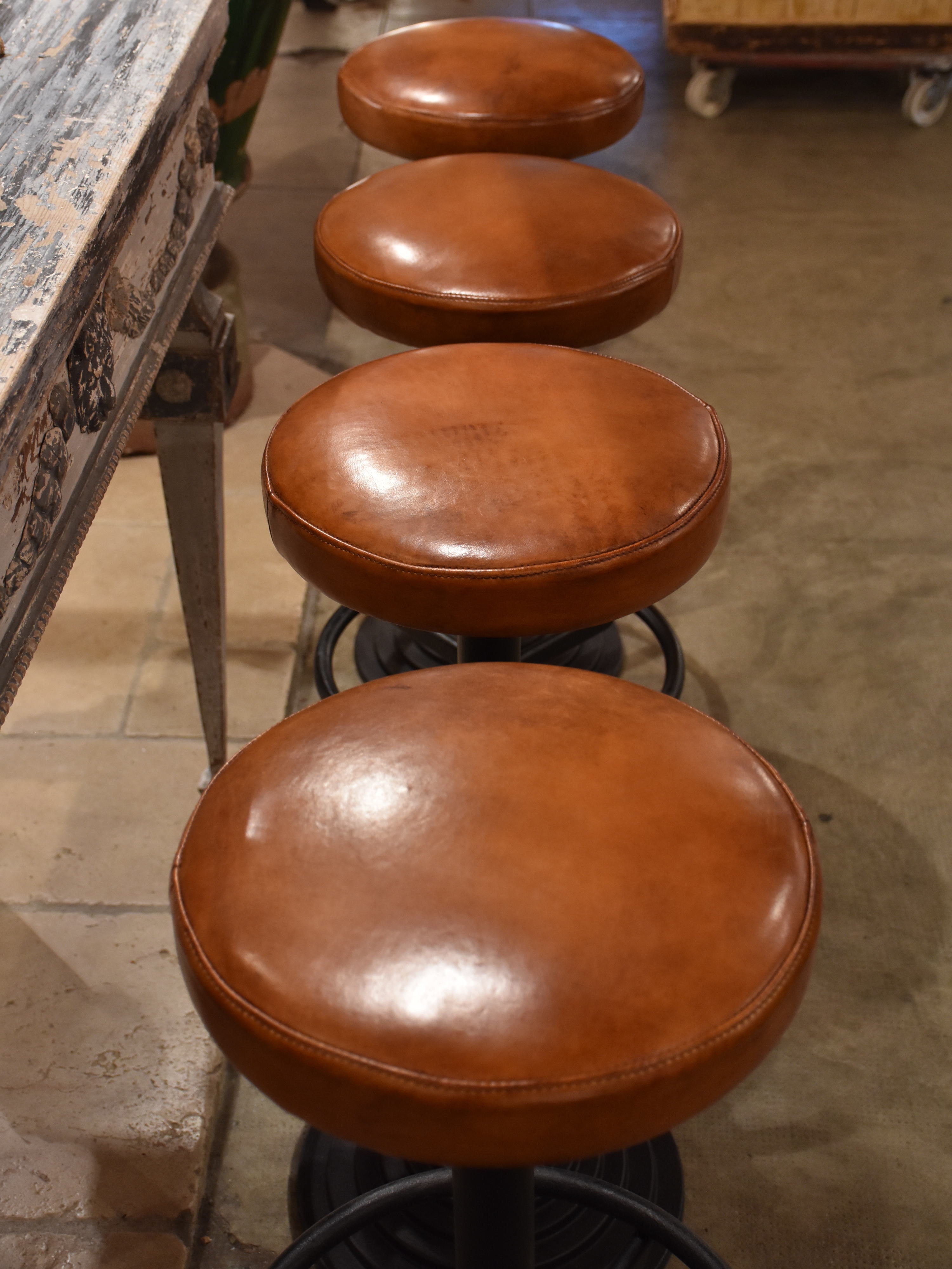 Set of leather barstools with footrest – 1960’s
