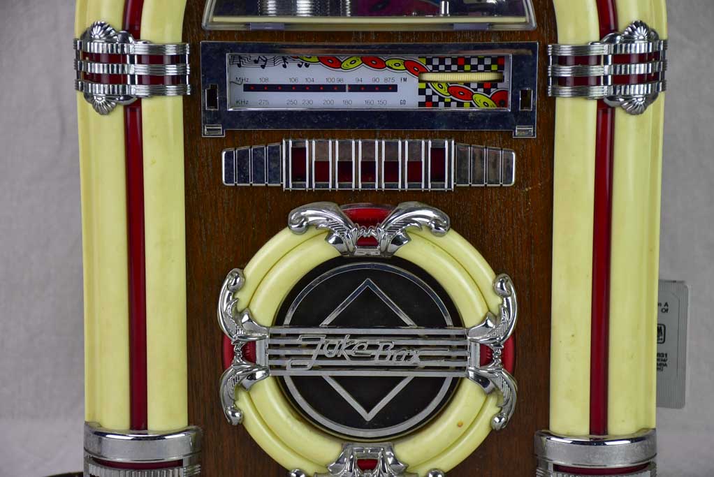 Genuine vintage Jukebox with radio