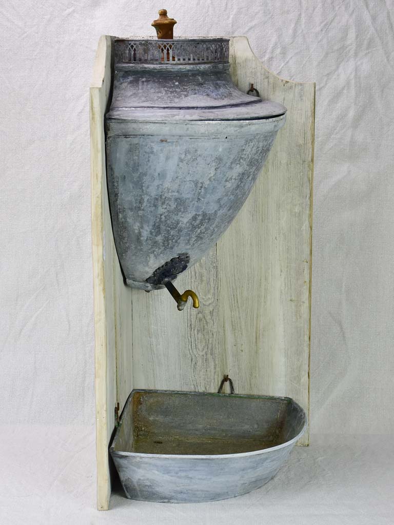 Eighteenth-century zinc water fountain