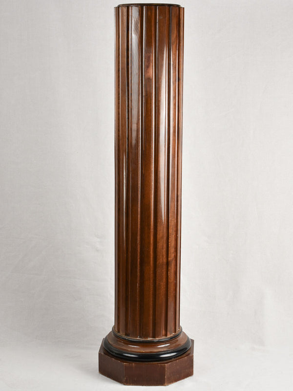 English-style tall rosewood presentation pedestal