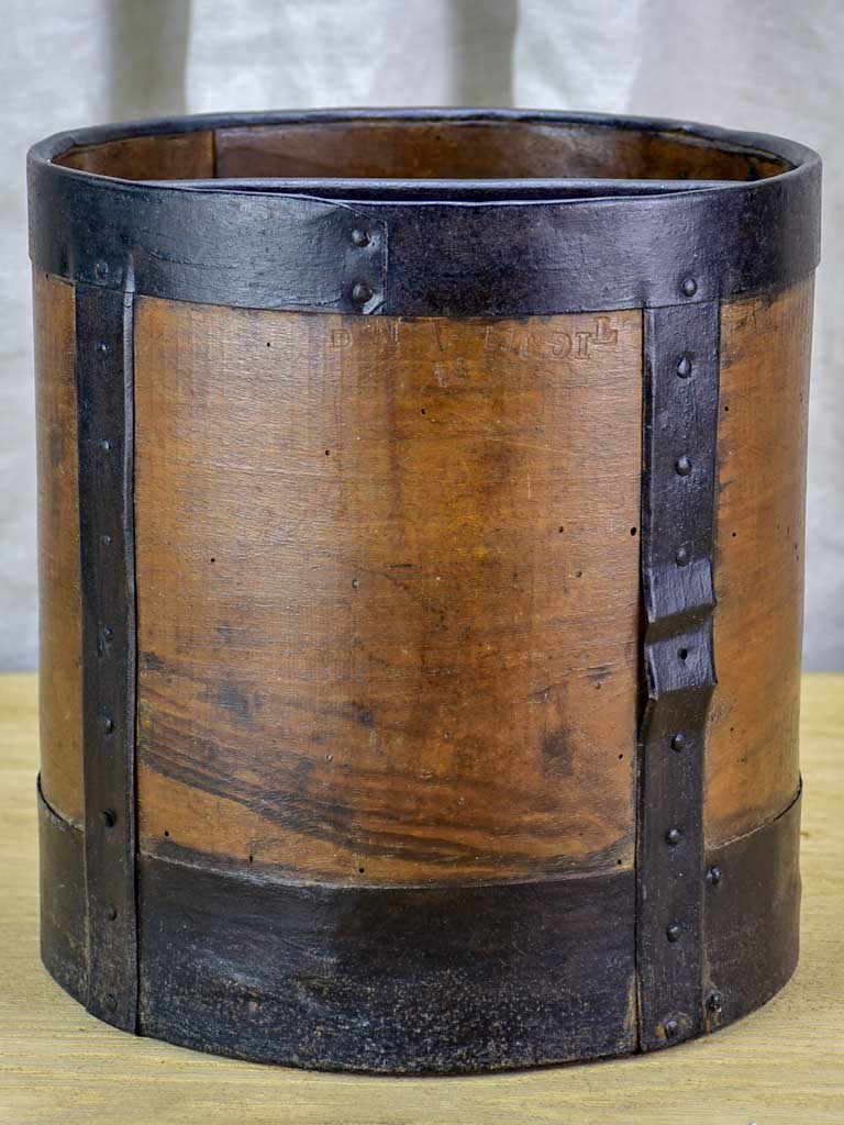 Antique French grain measure - decalitre 10¼"