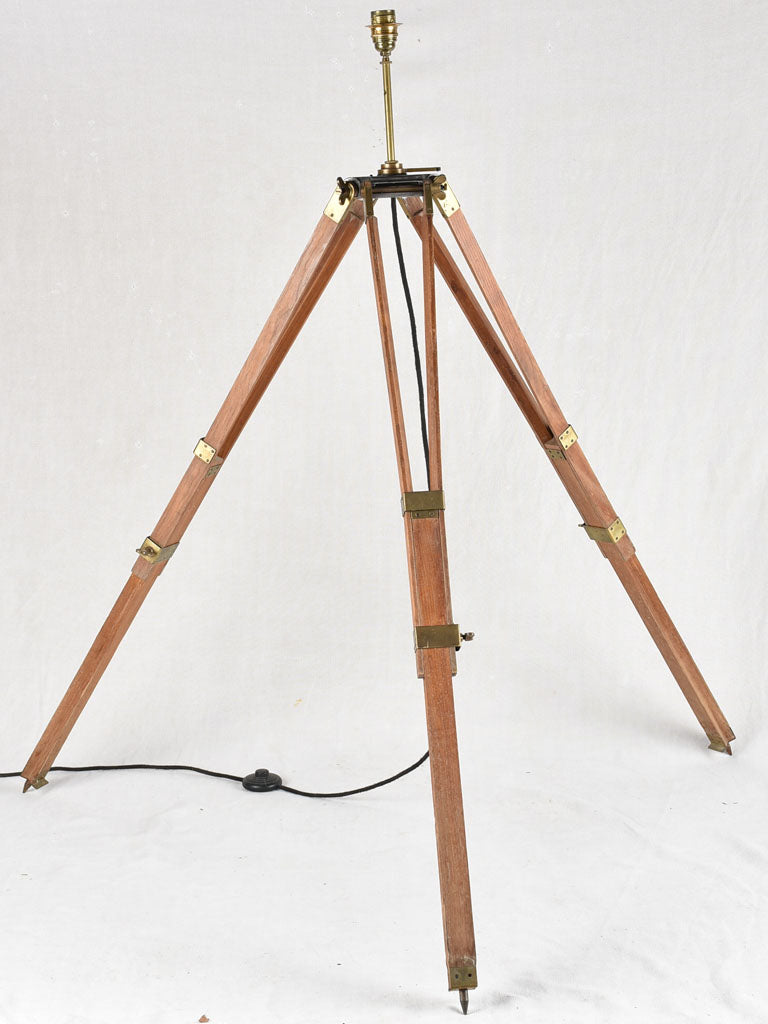 Vintage surveyor's tripod floor lamp 58¼" – Chez Pluie