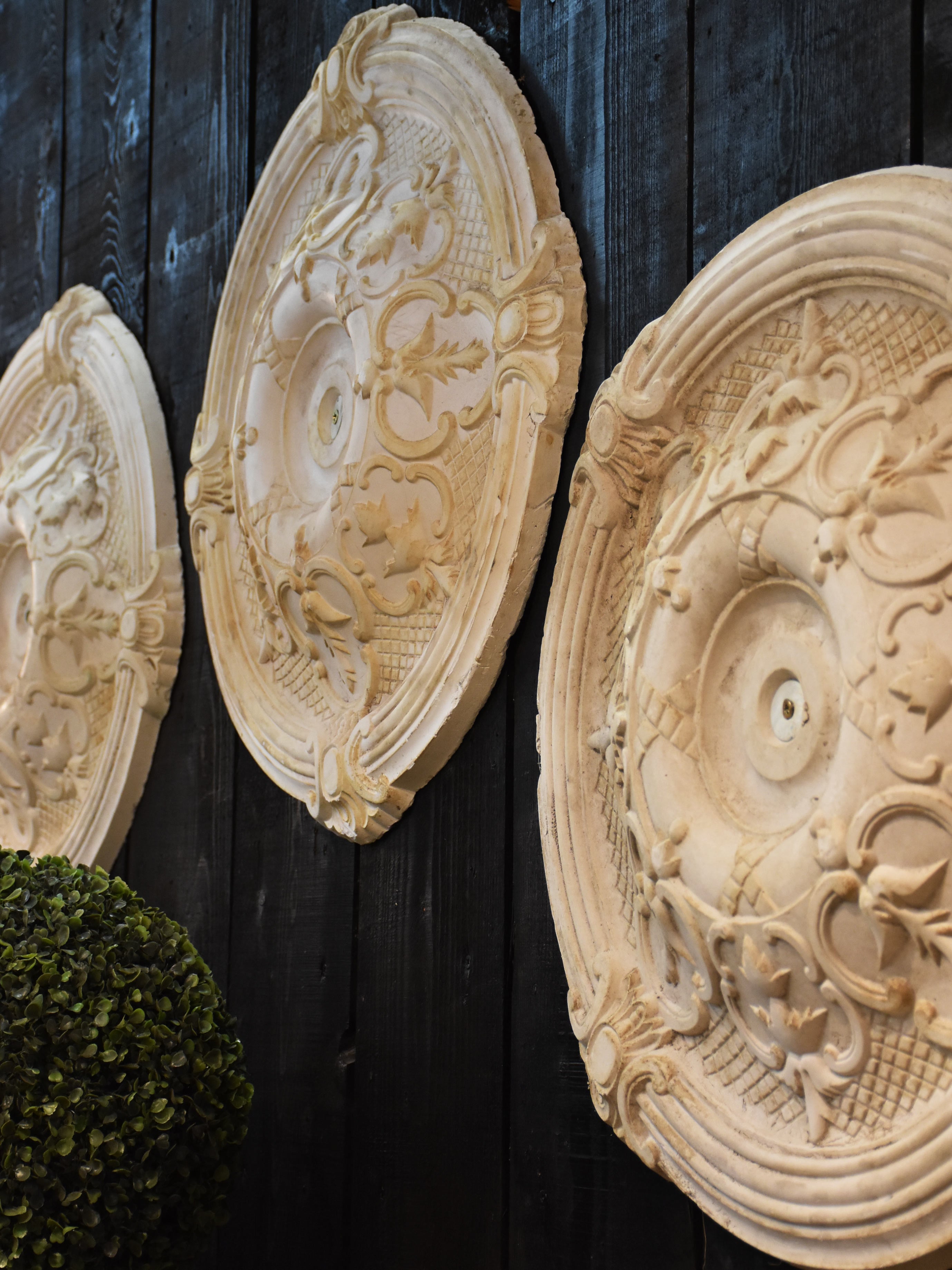 French plaster ceiling roses
