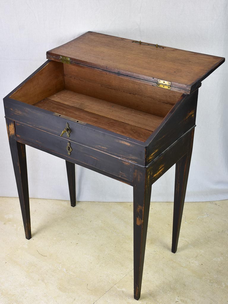 Timeless leather decorated French secretaire