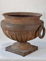 Spectacular large cast iron garden urn from the 18th century 22"