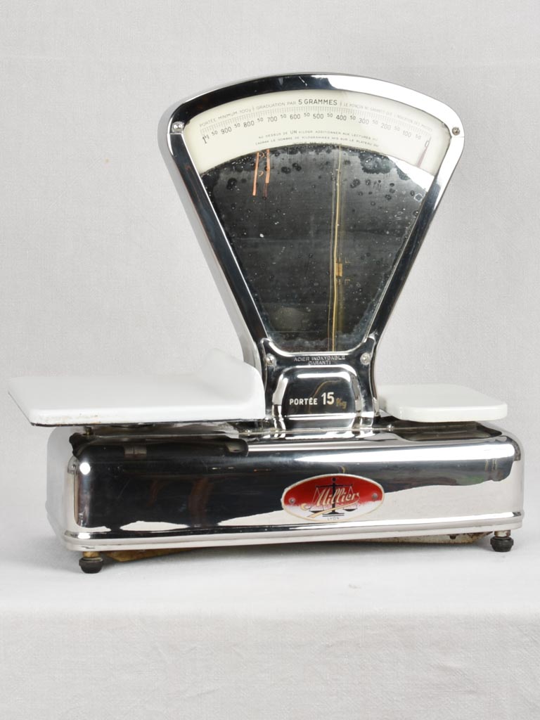 Vintage shop weigh scales 15kg - Millier Lyon 23¼"