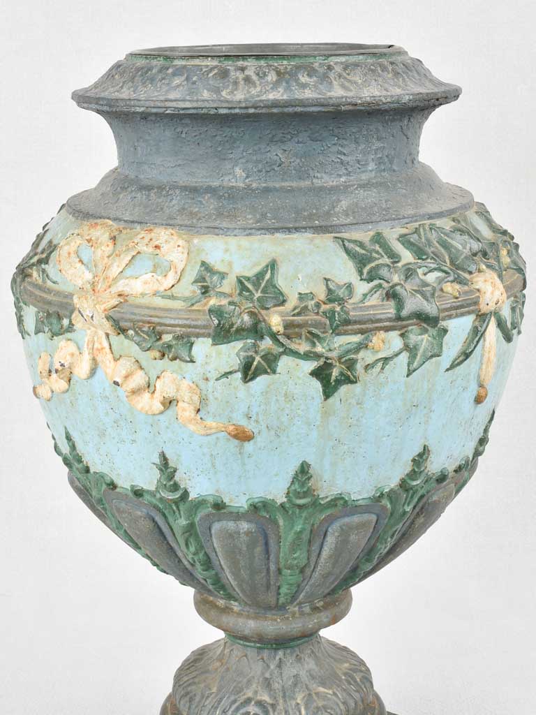 Stunning painted cast iron garden urn Louis XVI - 19¼"
