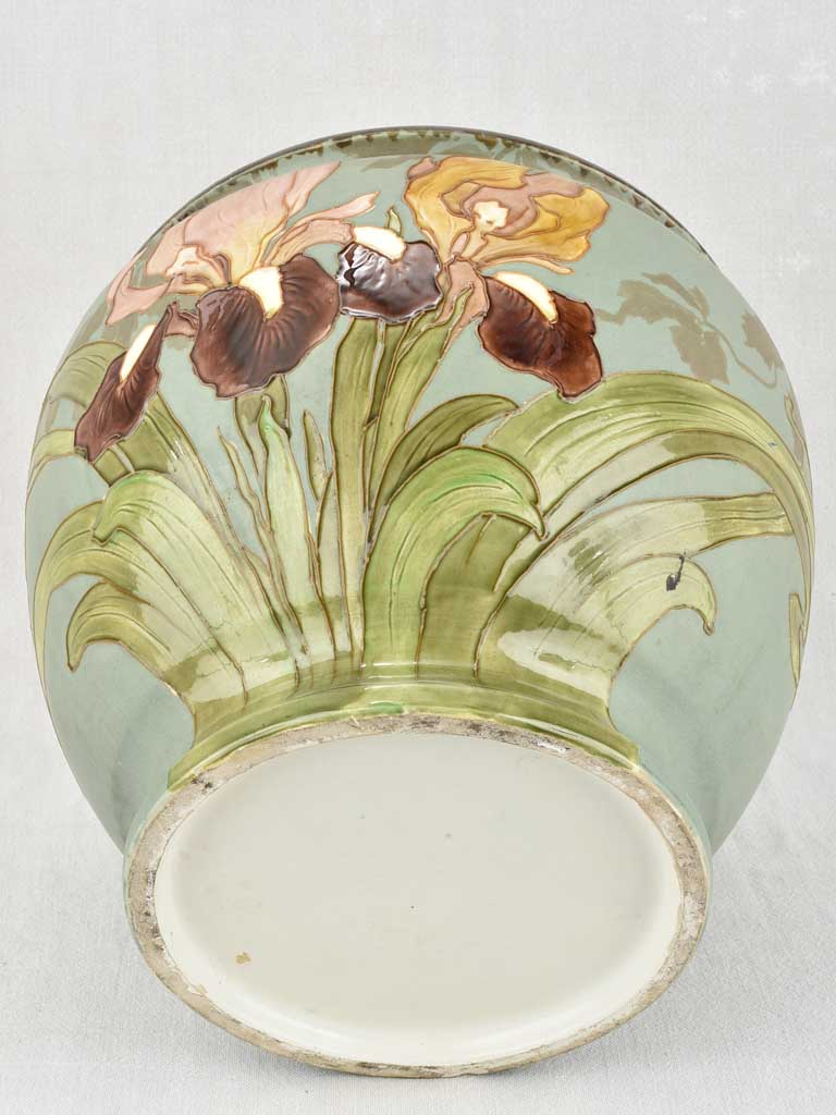 Victorian Gold award-winning ceramic piece