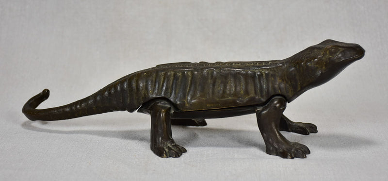 19th Century pharmacist's cork mold "mâche bouchon" - cast iron lizard