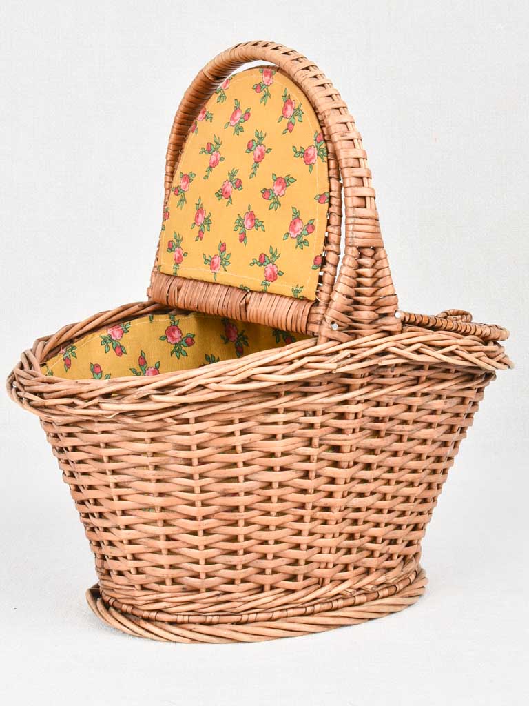 Pretty small picnic basket - two flaps