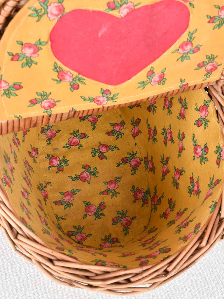 Pretty small picnic basket - two flaps