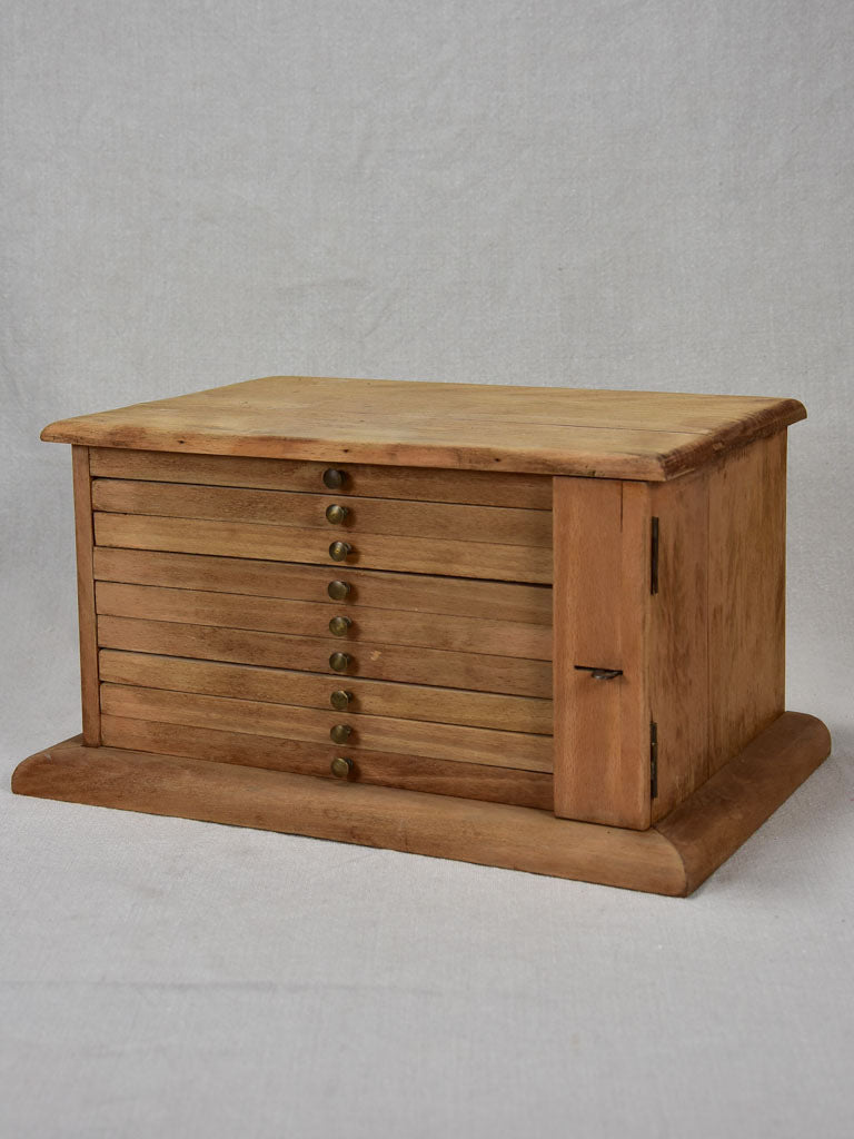 Small chest of drawers for storing medals and precious collectibles - 1940's 9½" x 14½"