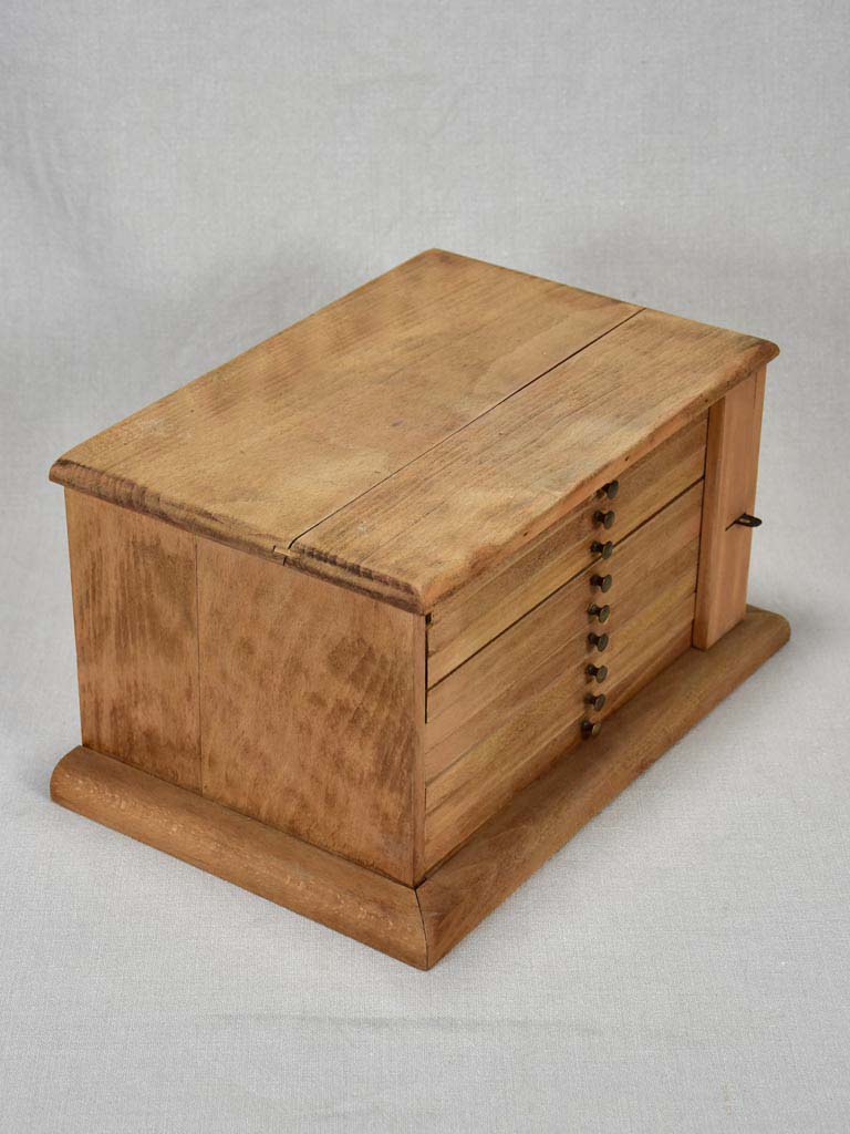 Small chest of drawers for storing medals and precious collectibles - 1940's 9½" x 14½"