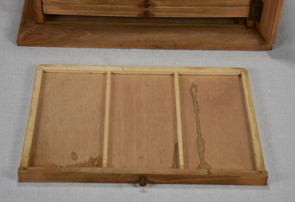 Small chest of drawers for storing medals and precious collectibles - 1940's 9½" x 14½"