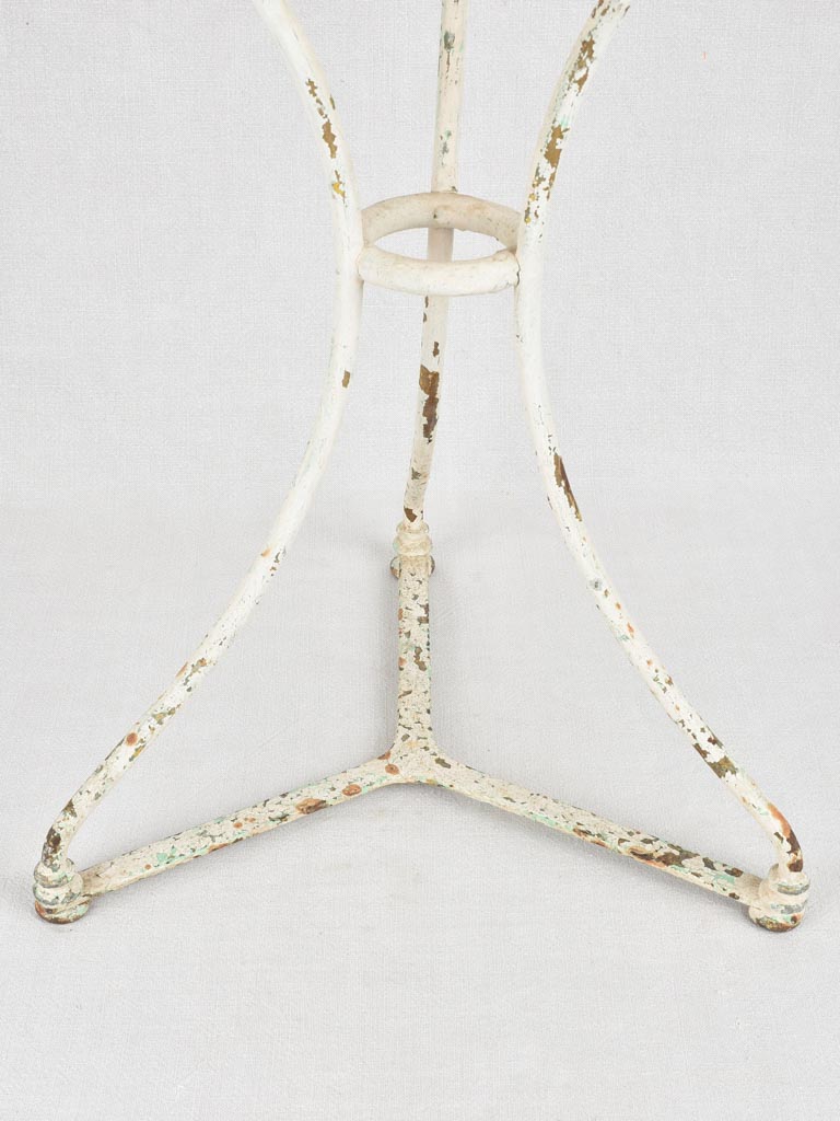 Small metal garden table 19¼"