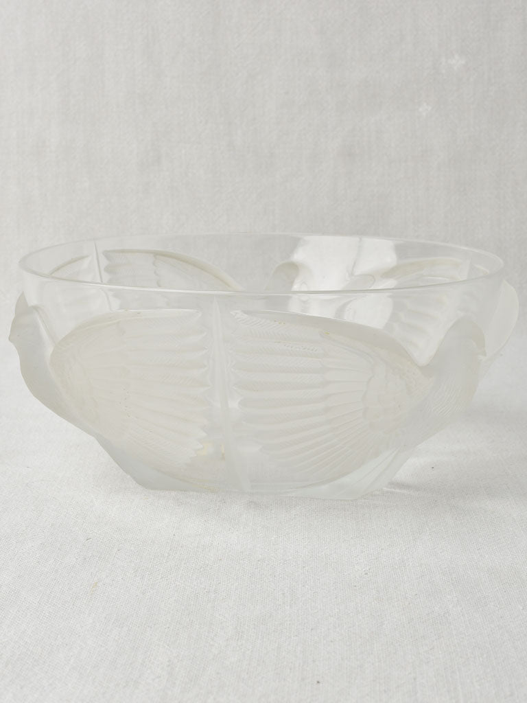 Elegant crystal bowl with doves