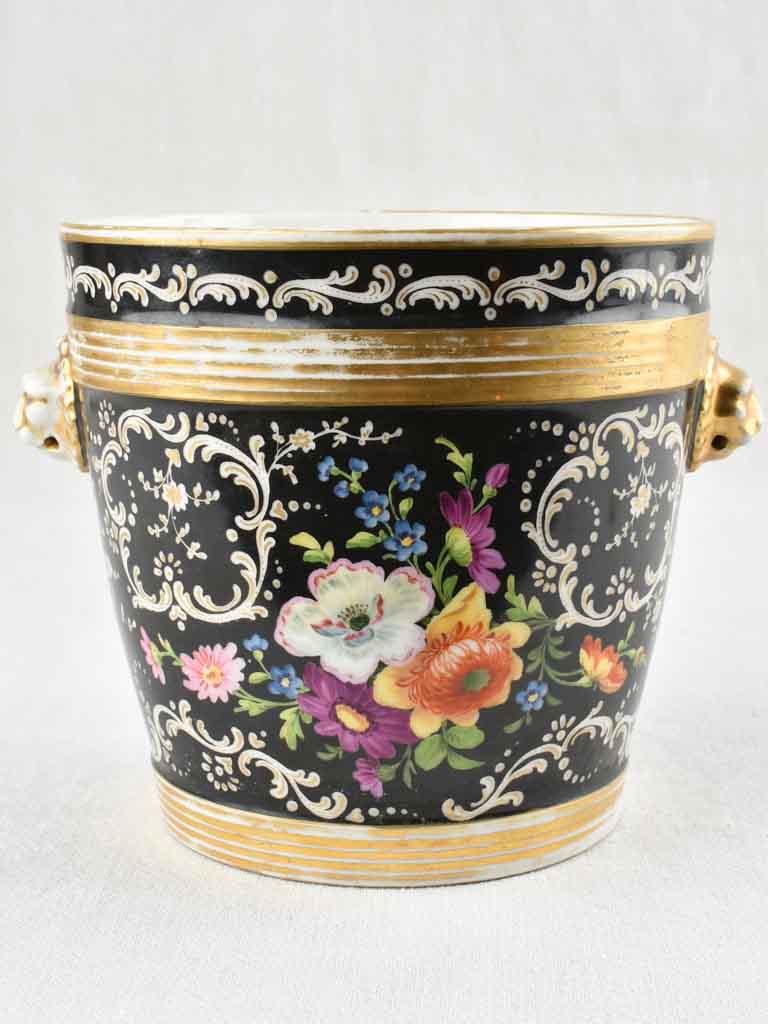Napoleon III cachepot - Black w/ floral decoration & lion's heads