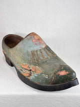 Very large nineteenth-century wooden shoe sculpture - Allier 33¾"